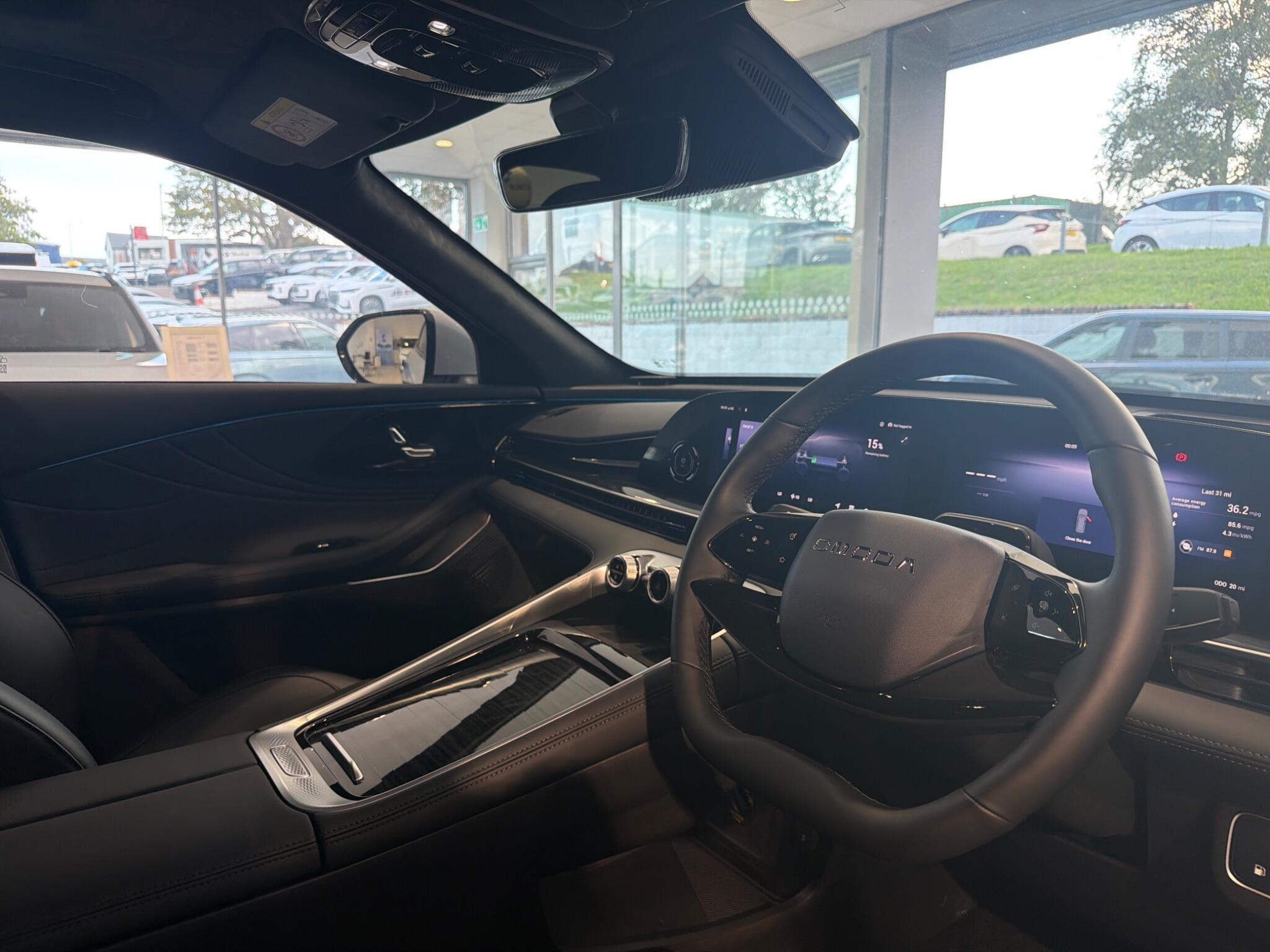 Large vehicle image